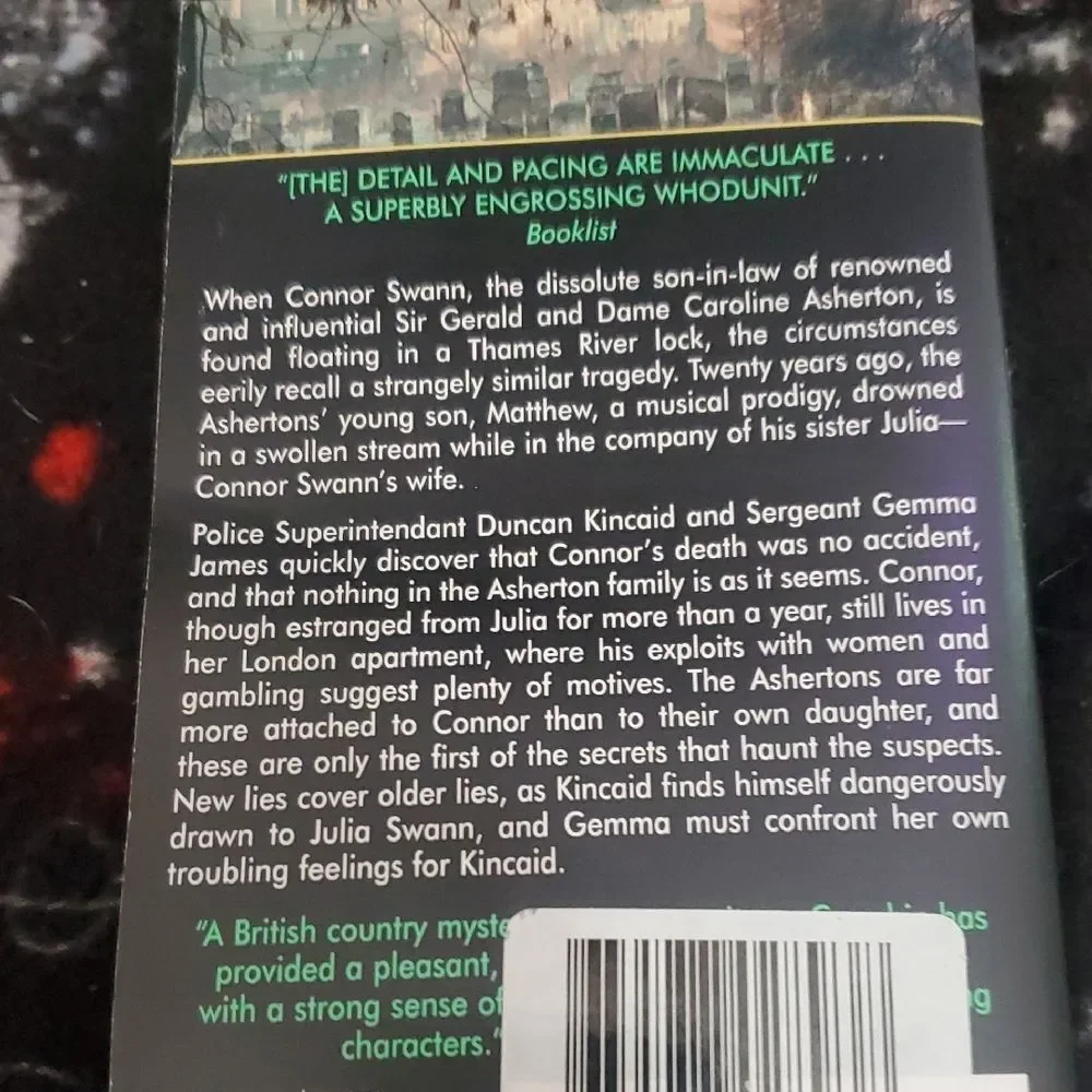 Leave the Grave Green by Deborah Crombie Paperback Book 🌏5/$10🌏